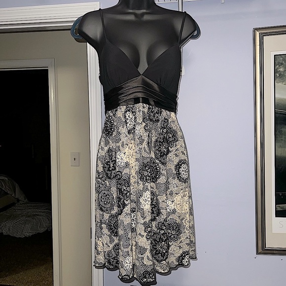 City Triangles Dresses & Skirts - 3/$15 City Triangles Fashion Formal Black Pattern Dress